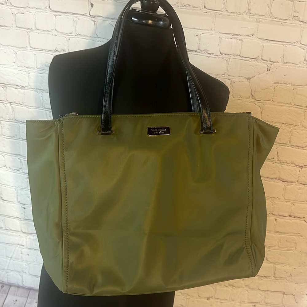 Kate Spade 3 section purse with double straps. Moss green. NWT.